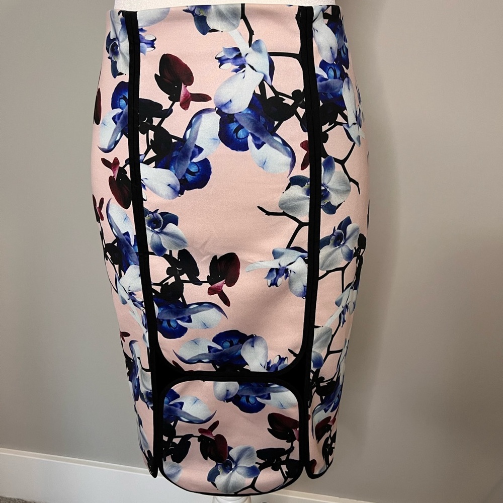 Yigal Azrouël Blue Orchid Floral Scuba Pencil Skirt - Size 2